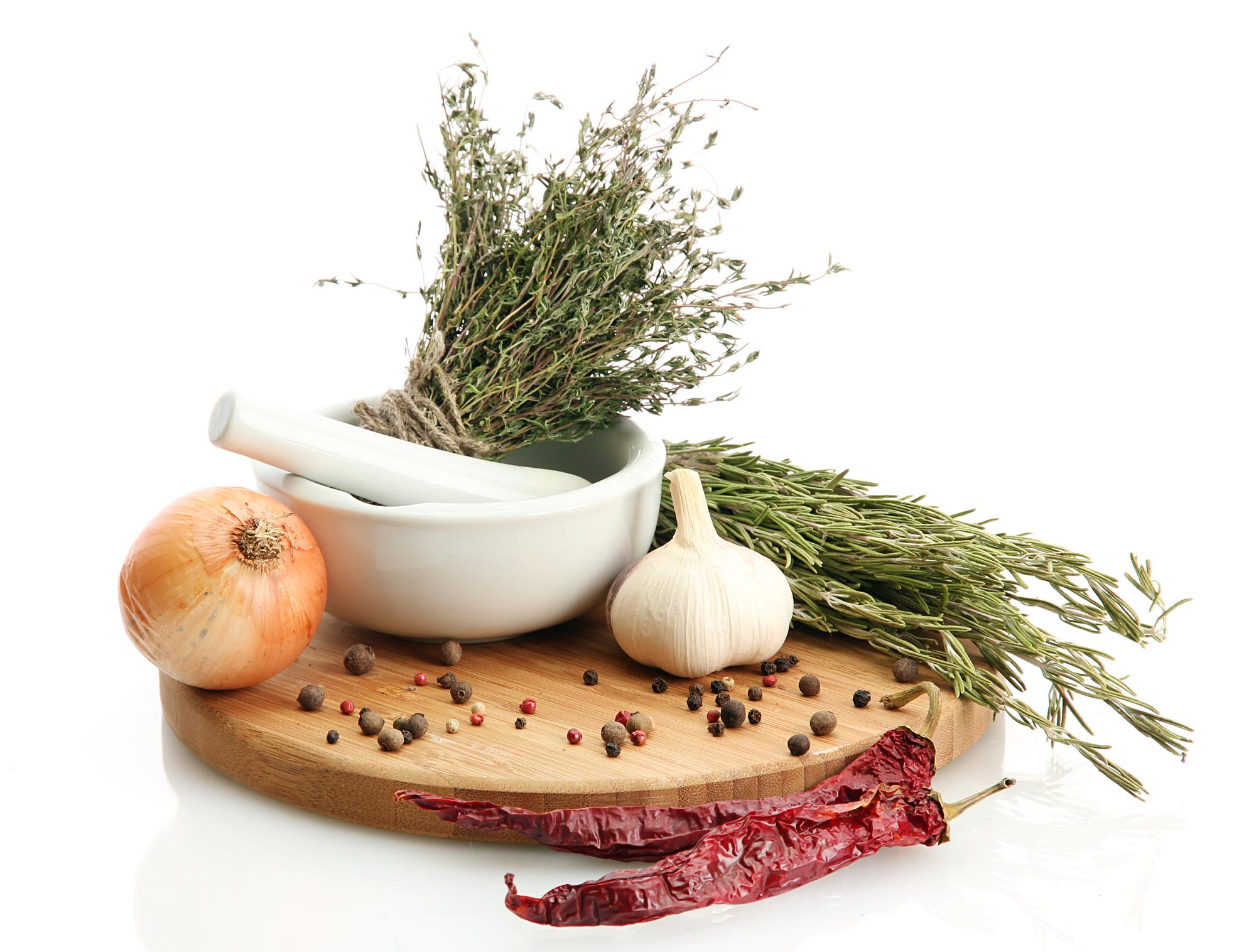 Detal: przyprawy i świeże zioła